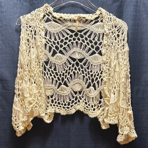 ELAN Elegant White/Cream Crochet Women’s Shrug - Picture 2 of 5